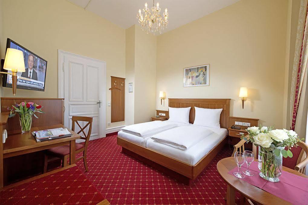 Hotel Schweizer Hof Baden-Baden Exterior foto